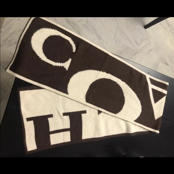 🧣Coach 🧣 - Picture 3 of 3